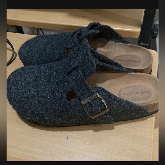 Maurice’s Clogs women’s size 7 - Picture 1 of 2